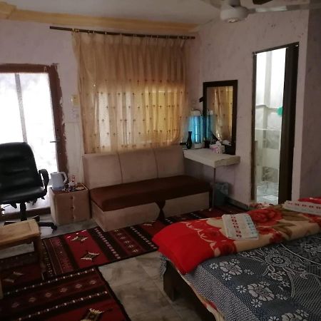 Guest House Hazem Al Azraq ash Shamālī Exterior foto