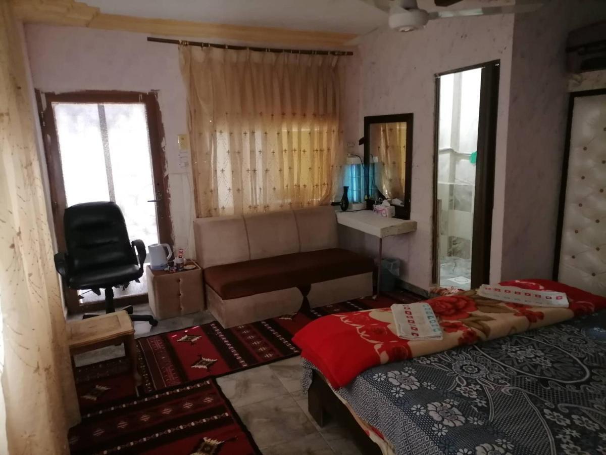 Guest House Hazem Al Azraq ash Shamālī Exterior foto