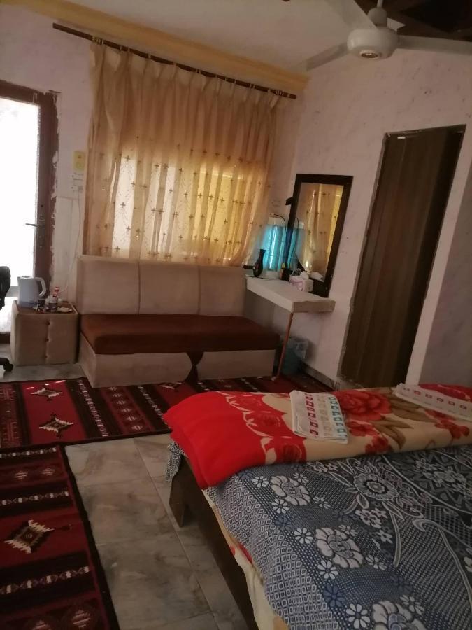 Guest House Hazem Al Azraq ash Shamālī Exterior foto